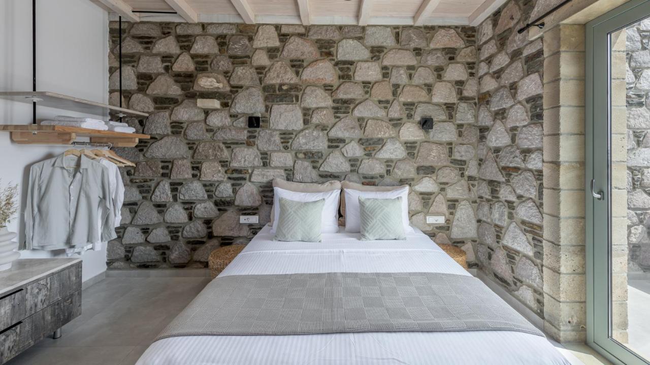 Thea Sunset Suites Mytakas Екстериор снимка