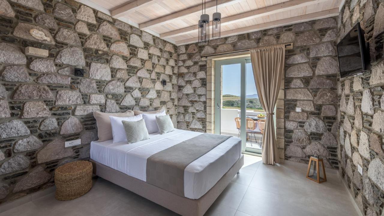 Thea Sunset Suites Mytakas Екстериор снимка